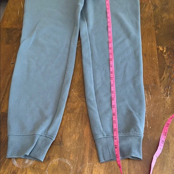Old Navy Dynamic Fleece Joggers in Charcoal - Picture 6 of 6